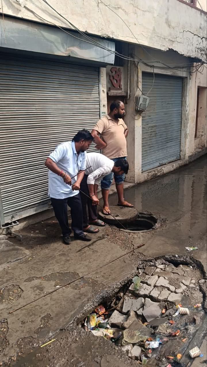 Sewer workers return to work, if salary hike is not given, next strategy will be decided - Union.